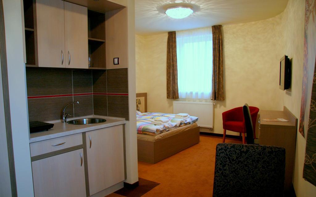 艾麦特桑特姆酒店 布拉迪斯拉发 客房 照片